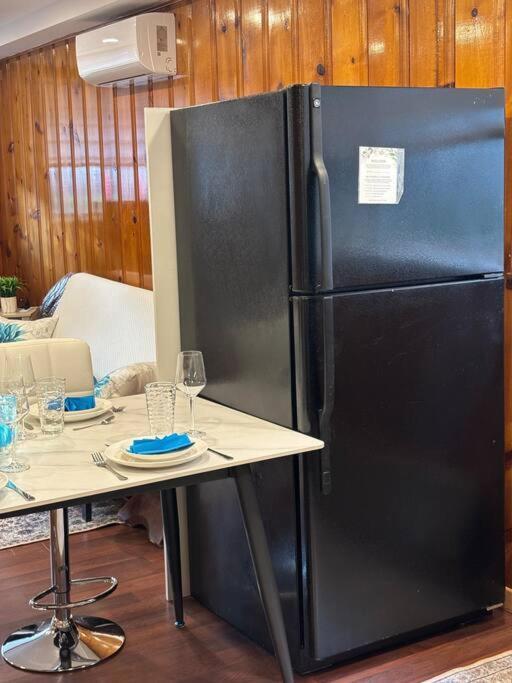 Cozy Spacious Work Friendly Lotus With Garden View High Speed Free Wi Fi And Parking Adjacent To Downtown מונטריאול מראה חיצוני תמונה